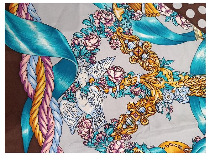 Lenço de seda Moschino com estampado de pombas e laços - vista 10