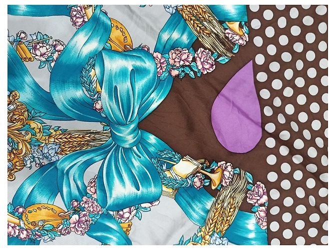 Lenço de seda Moschino com estampado de pombas e laços - vista 6