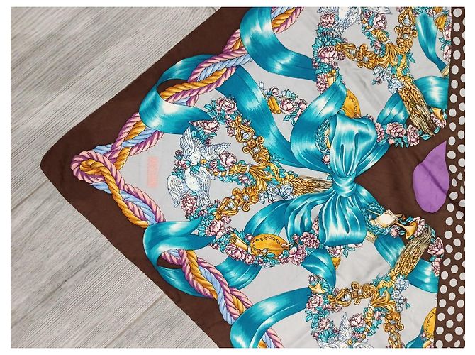 Lenço de seda Moschino com estampado de pombas e laços - vista 8