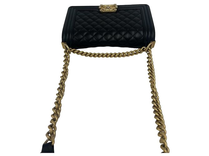 Chanel Boy Schultertasche und Pouch aus Leder - Ansicht 4