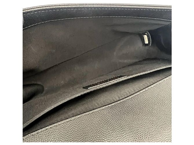 Chanel Boy Schultertasche und Pouch aus Leder - Ansicht 9