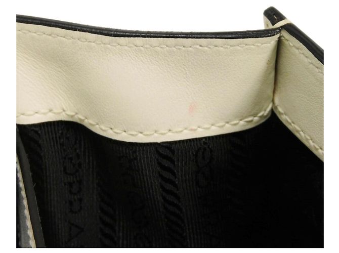 Prada City Plex 2-Way Schultertasche aus Kalbsleder - Ansicht 10