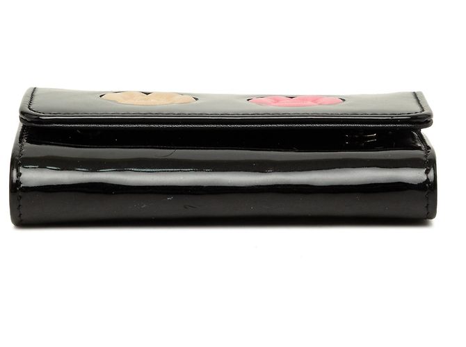 Chanel Black CC Patent Camellia Schlüsselanhänger - Ansicht 3