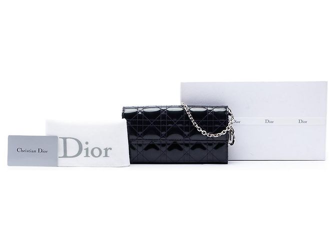 Portafoglio con catena Lady Dior in pelle vernice Cannage viola Dior - vista 7