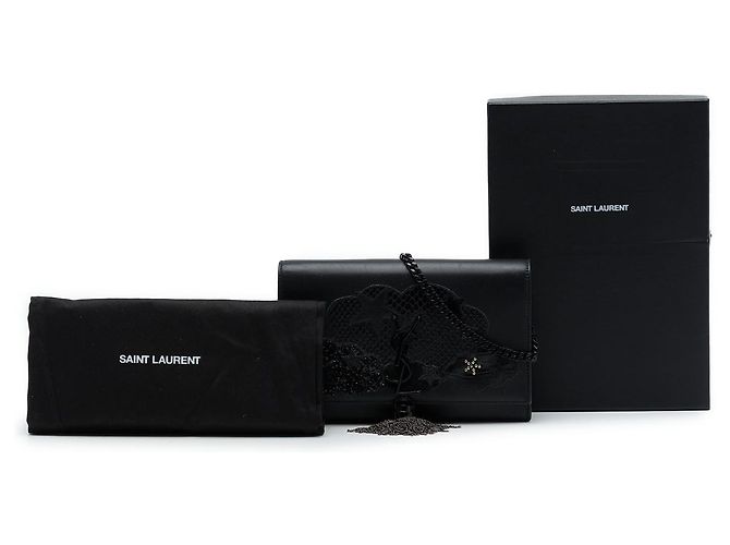 Autre Marque Saint Laurent Portafoglio a catena Kate in pelle di vitello nera con applicazione Cloud Star, monogramma classico e nappa - vista 7