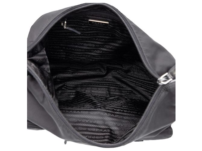 Prada Borsa a tracolla in Tessuto nera con tripla tasca e chiusura a zip - vista 4