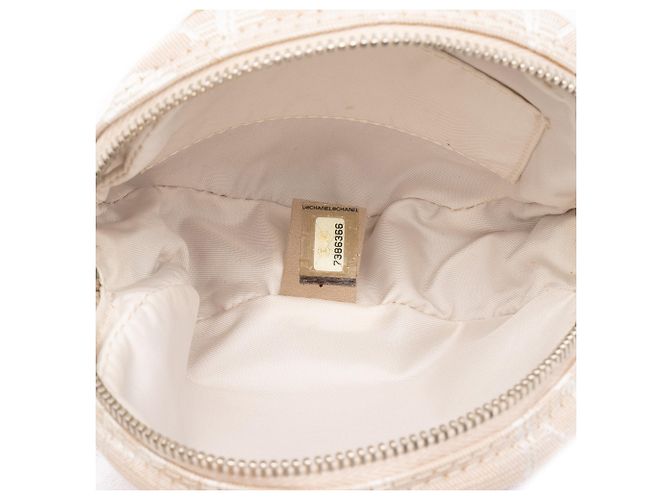 Pouch da polso rotondo in nylon Chanel Beige New Travel Line - vista 4