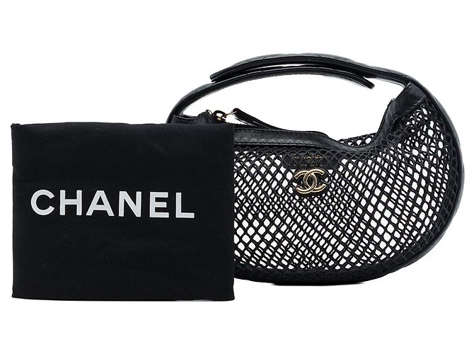 Borsetta Hobo Chanel Mini CC in mesh nero e pelle d'agnello matelassé - vista 7
