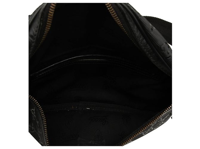 Bolso cinturón Gucci negro estampado GG - vista 4