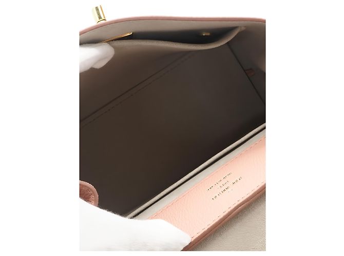 Louis Vuitton Pink Taurillon Mini LockMe Ever - vista 3