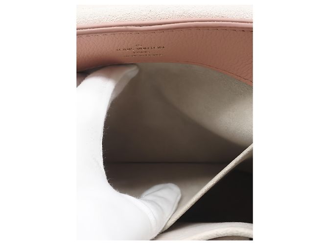 Louis Vuitton Pink Taurillon Mini LockMe Ever - vista 6