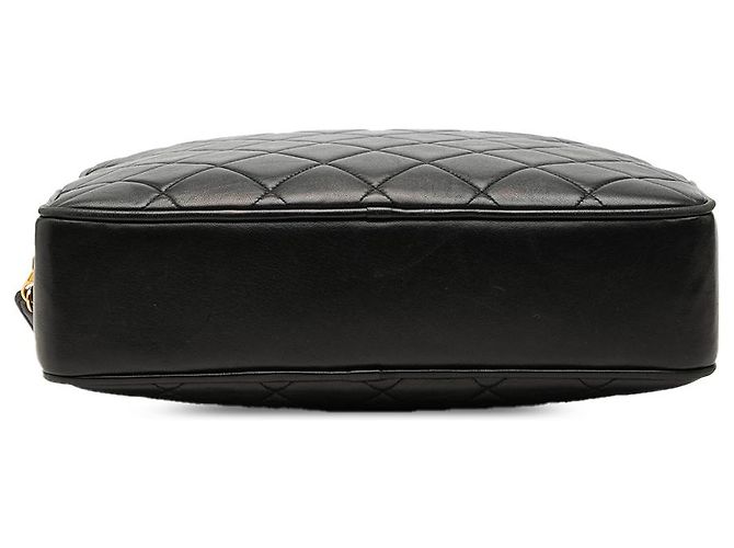 Chanel Schultertasche aus schwarzem gestepptem Lammleder - Ansicht 3