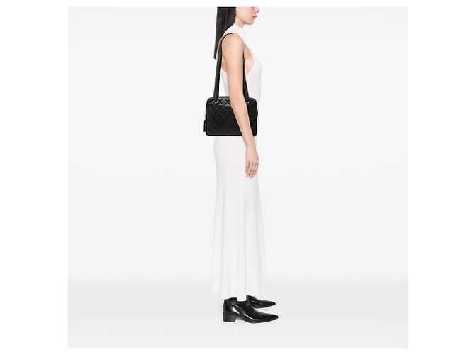 Chanel Schultertasche aus schwarzem gestepptem Lammleder - Ansicht 6