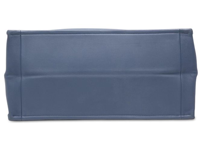 Dior Book Tote Medium in pelle goffrata blu - vista 3