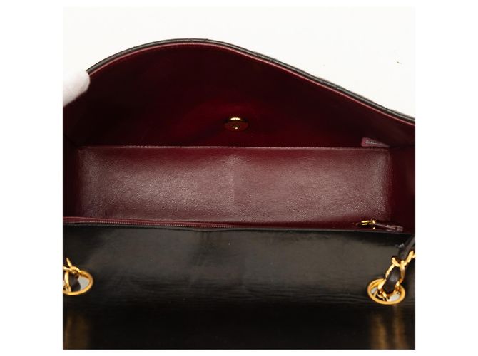 Chanel Black Medium Lambskin Diana Flap - vista 4