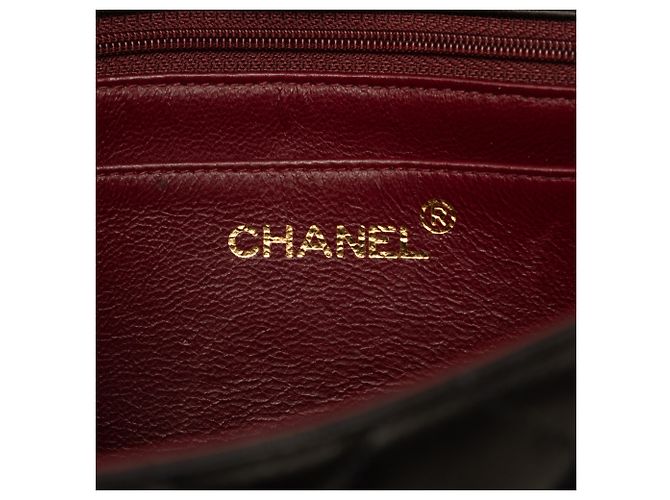 Chanel Black Medium Lambskin Diana Flap - vista 5