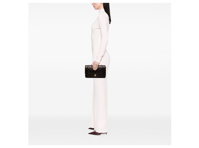 Chanel Black Medium Lambskin Diana Flap - vista 6