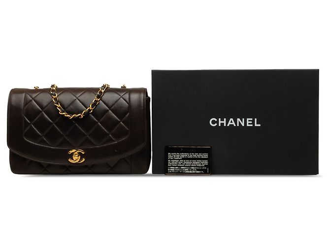 Chanel Black Medium Lambskin Diana Flap - vista 7