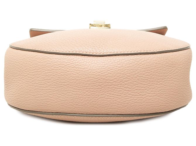 Chloé Drew Crossbody em pele de cordeiro granulada castanha Small - vista 3