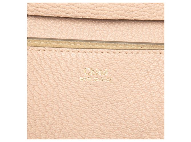 Chloé Drew Crossbody em pele de cordeiro granulada castanha Small - vista 5
