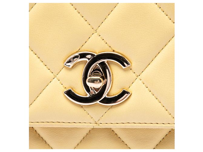 Chanel Yellow Quilted Lambskin Trendy CC Flap - vista 5