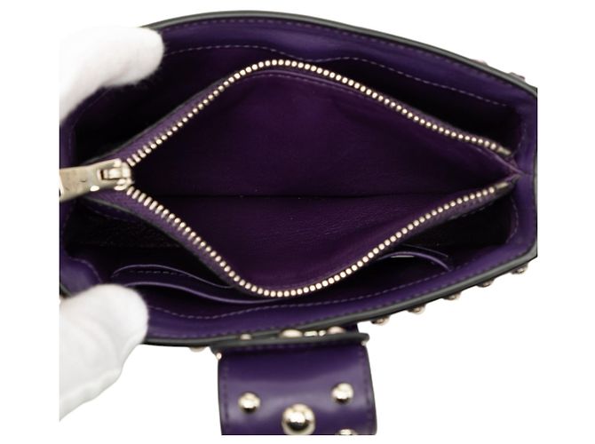 Clutch Elektra Prada em couro de bezerro roxo com tachas e fecho turn-lock - vista 4
