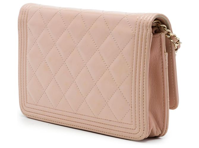 Portafoglio Chanel Boy Wallet on Chain in pelle vernice matelassé marrone - vista 2