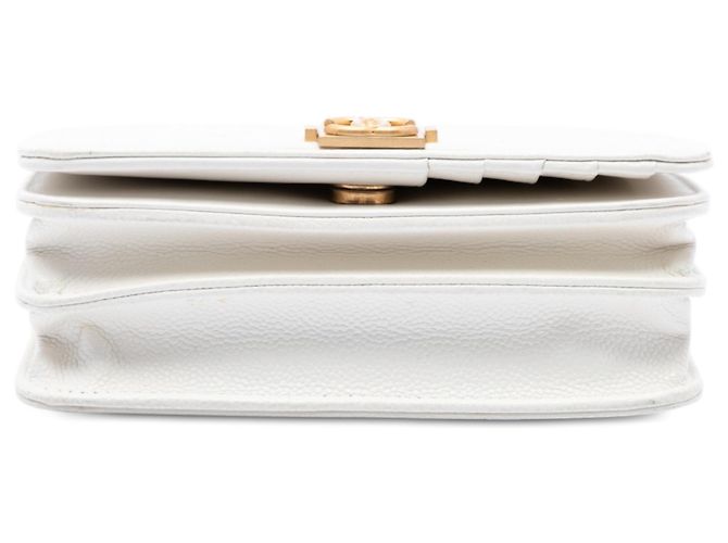 Chanel Mini Quilted Caviar Boy Wallet On Chain Branco - vista 3