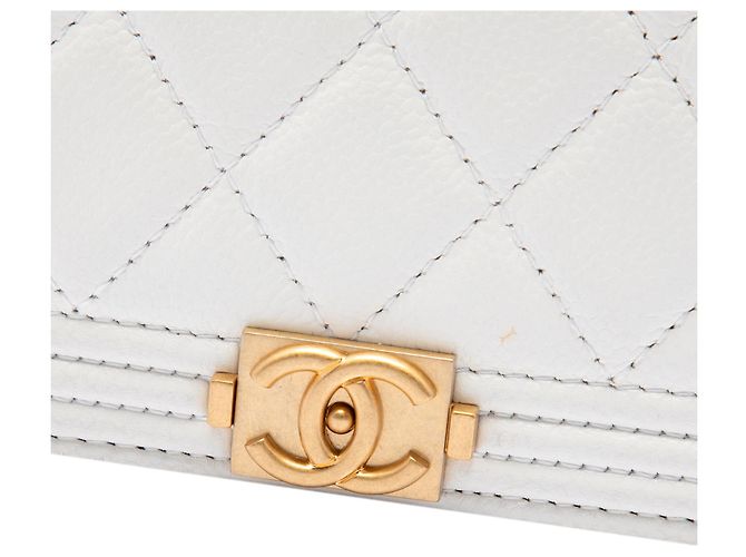 Chanel Mini Quilted Caviar Boy Wallet On Chain Branco - vista 5