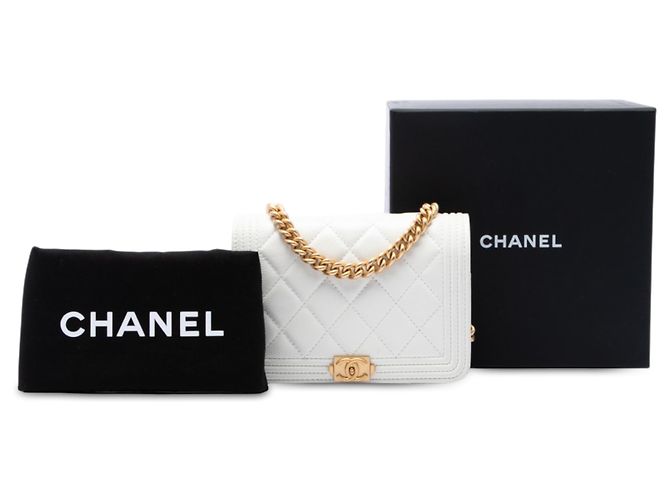 Chanel Mini Quilted Caviar Boy Wallet On Chain Branco - vista 7