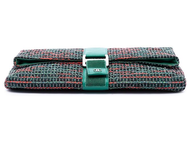 Clutch Chanel Grip in tweed matelassé verde - vista 3