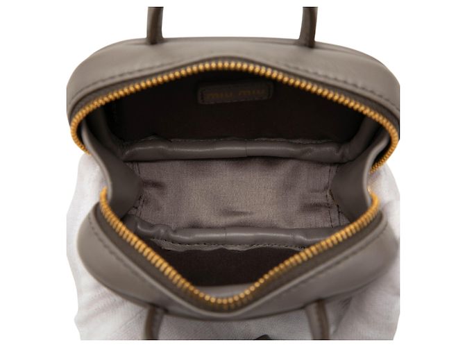 Sac Miu Miu Softy Beau en cuir de veau micro gris - vue 4