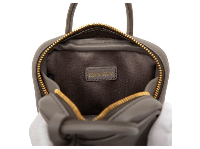 Sac Miu Miu Softy Beau en cuir de veau micro gris - vue 5