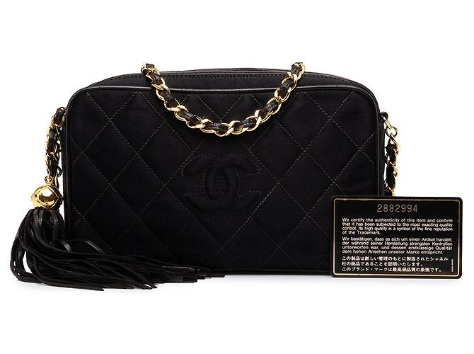 Chanel Camera Bag aus schwarzem CC Diamond gestepptem Satin mit Quaste - Ansicht 7
