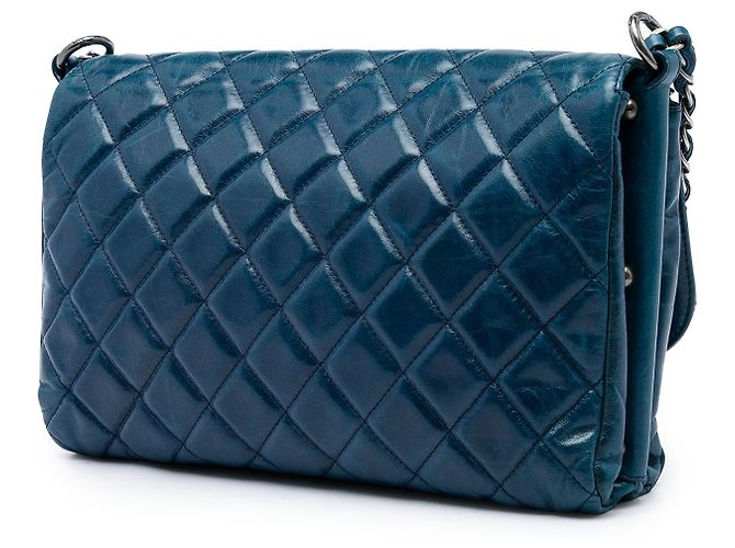 Chanel Blue Quilted Glazed Calfskin Soft Boy Flap - vista 2