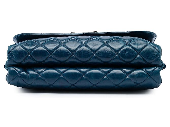 Chanel Blue Quilted Glazed Calfskin Soft Boy Flap - vista 3