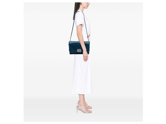 Chanel Blue Quilted Glazed Calfskin Soft Boy Flap - vista 5