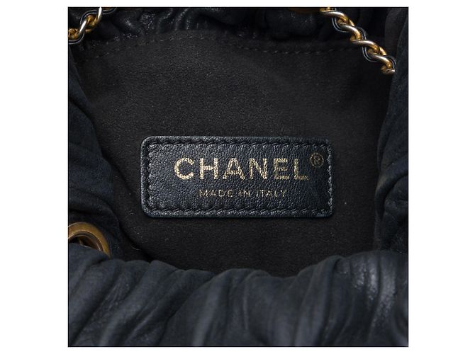 Mochila Chanel Coco Pleats com cordão em couro de bezerro preto Small - vista 5