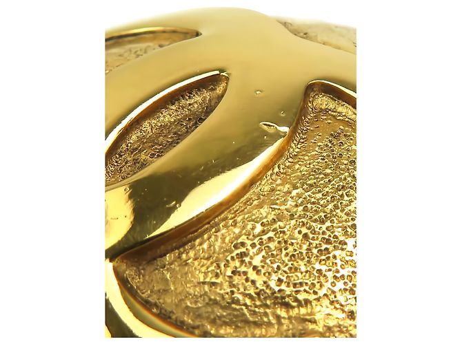 Spilla rotonda placcata oro Chanel Gold CC - vista 5