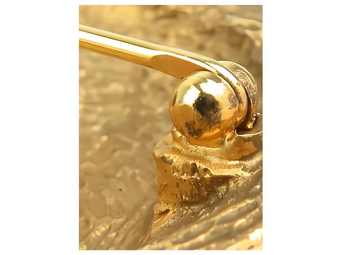 Spilla rotonda placcata oro Chanel Gold CC - vista 7