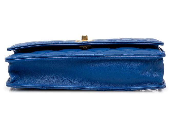 Wallet On Chain Cartera con cadena Chanel Blue CC Quilted Lambskin Pearl Crush - vista 3