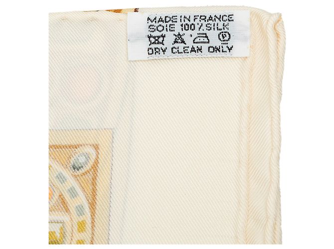 Pañuelo de seda Hermès White Le Triomphe du Paladin - vista 4