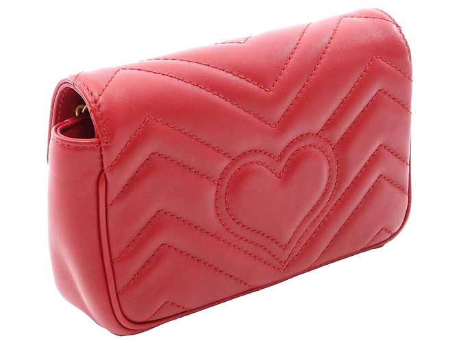 Gucci Mini GG Marmont in pelle matelassé rossa con patta e tracolla - vista 2