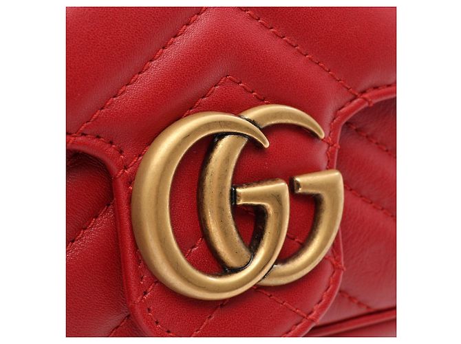 Gucci Mini GG Marmont in pelle matelassé rossa con patta e tracolla - vista 5