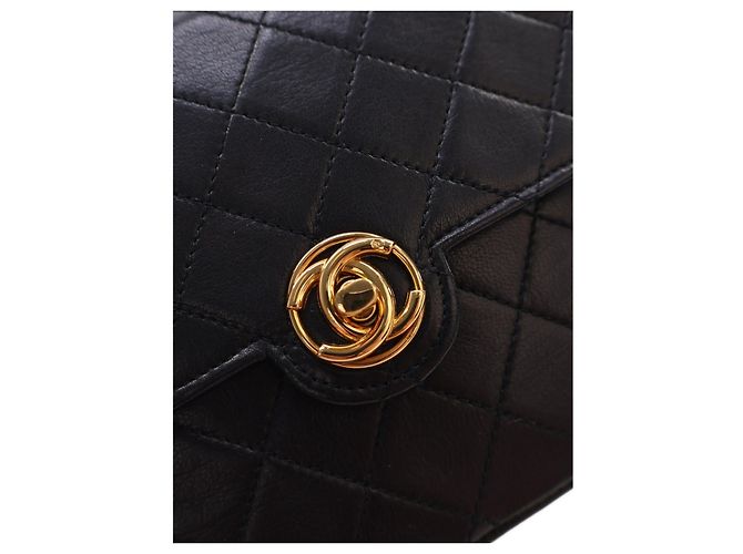 Chanel Black Mini Lambskin Circle CC Single Flap - vista 7