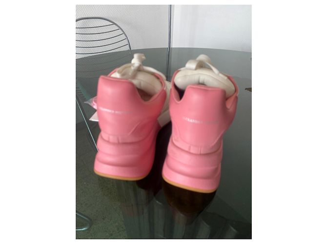 Sneakers Alexander McQueen in Pelle Bianco e Rosa - vista 7