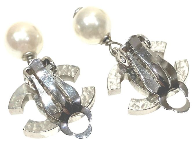 Boucles d'oreilles Clip Coco Mark en perles Chanel - vue 3