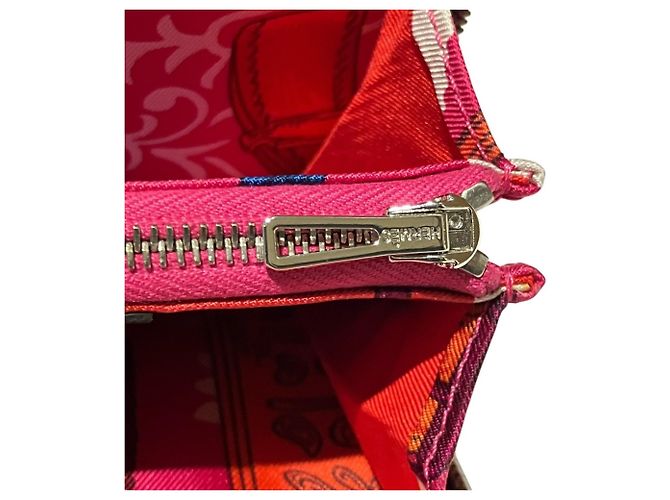 Carteira bi-fold compacta em seda Azap da Hermès - vista 7