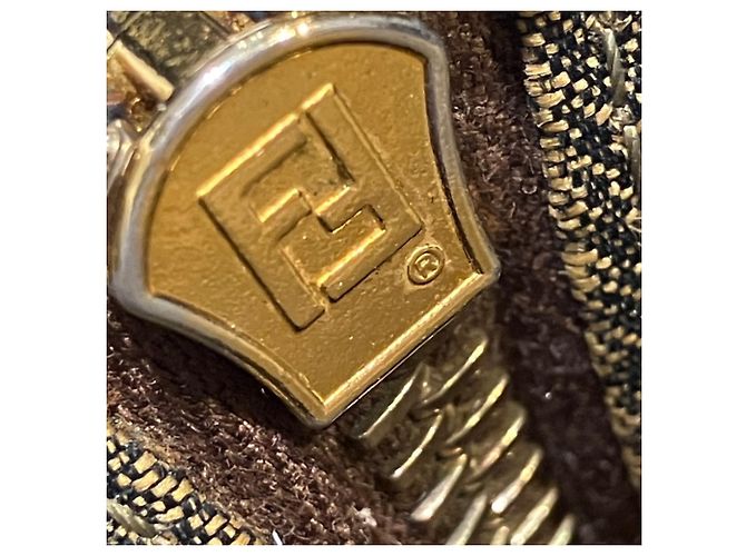 Fendi-Handtasche mit Zucca-Muster - Ansicht 9