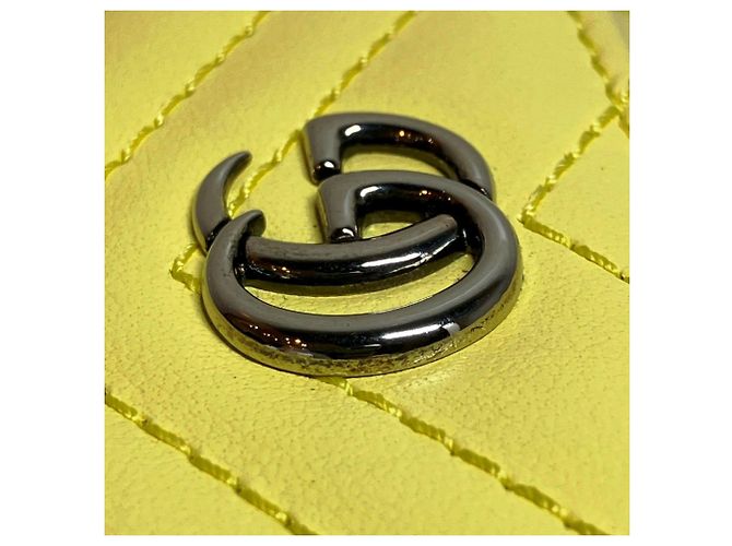 Billetera bifold GG Marmont de cuero de Gucci - vista 8